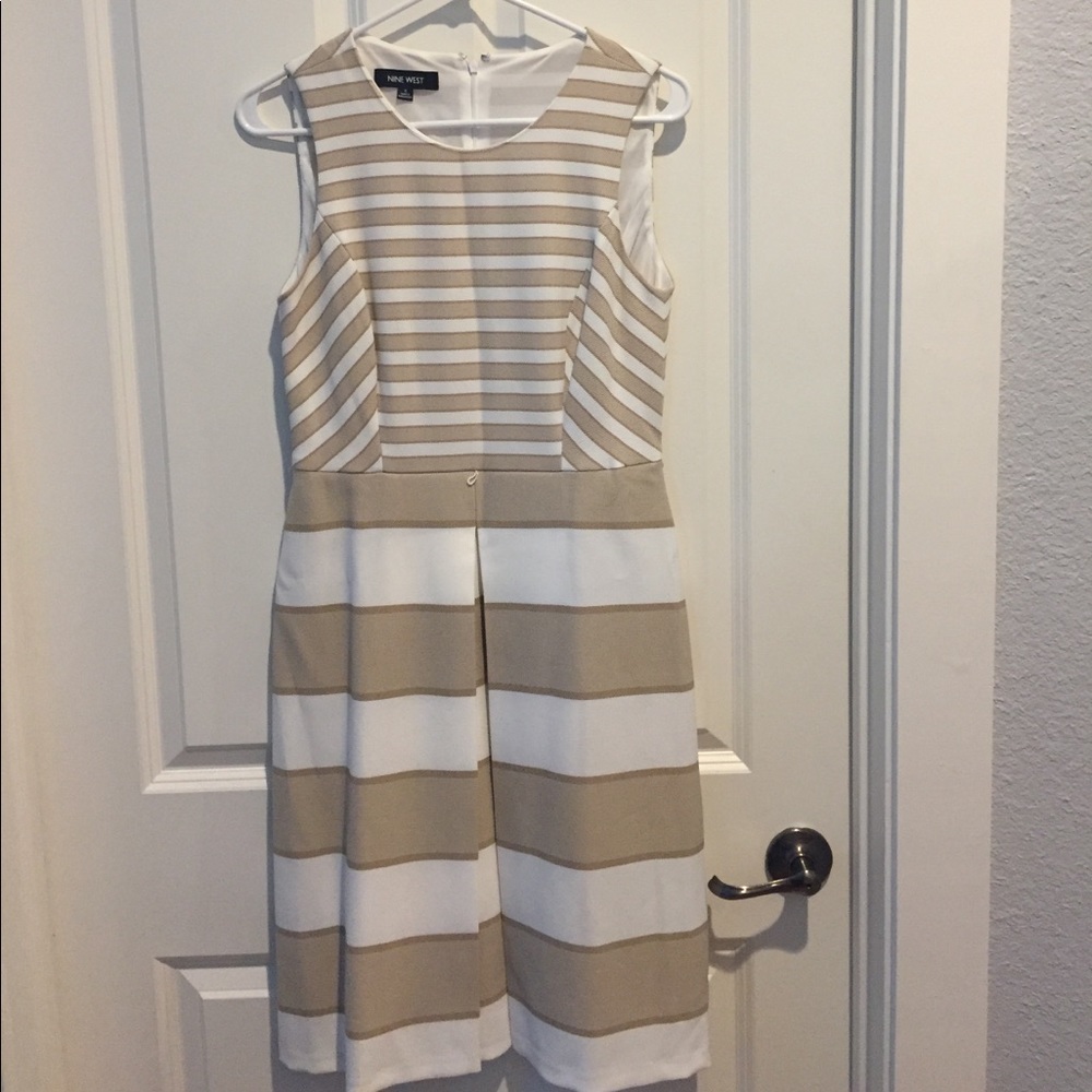 A-line sleeveless Dress